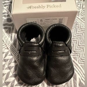 Freshly Picked Penny Loafer Moccasins, Ebony Lizard Size 5